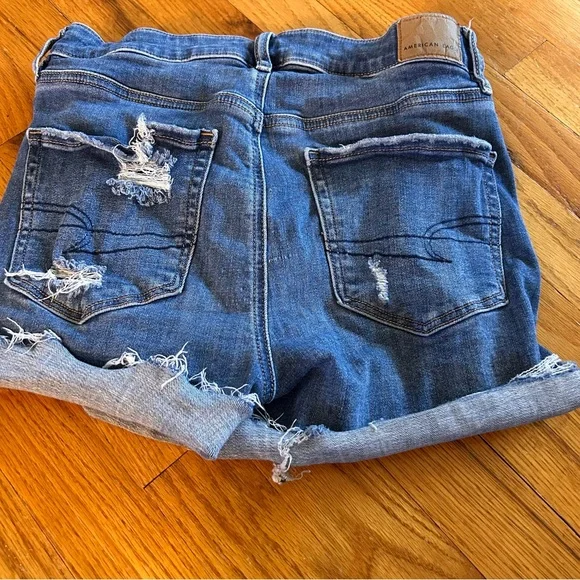 American Eagle Outfitters Blue Distressed Denim Shorts Size 6 - Picture 2 of 4